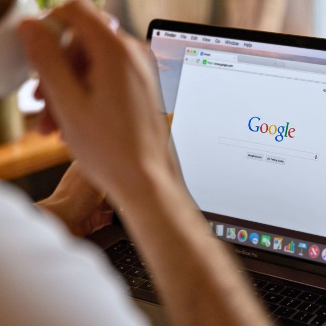 As novas atualizações do Google em 2025 que estão derrubando tráfego