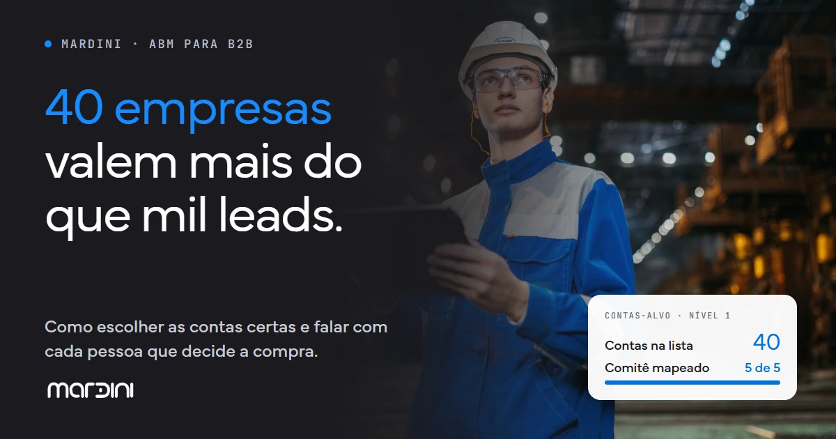 Profissional da indústria usando tablet ao lado do título 40 empresas valem mais do que mil leads