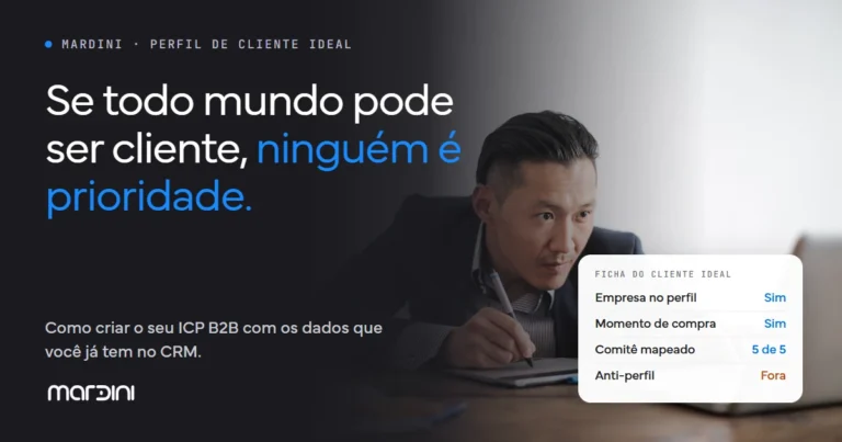 Executivo analisando dados ao lado do título Se todo mundo pode ser cliente, ninguém é prioridade